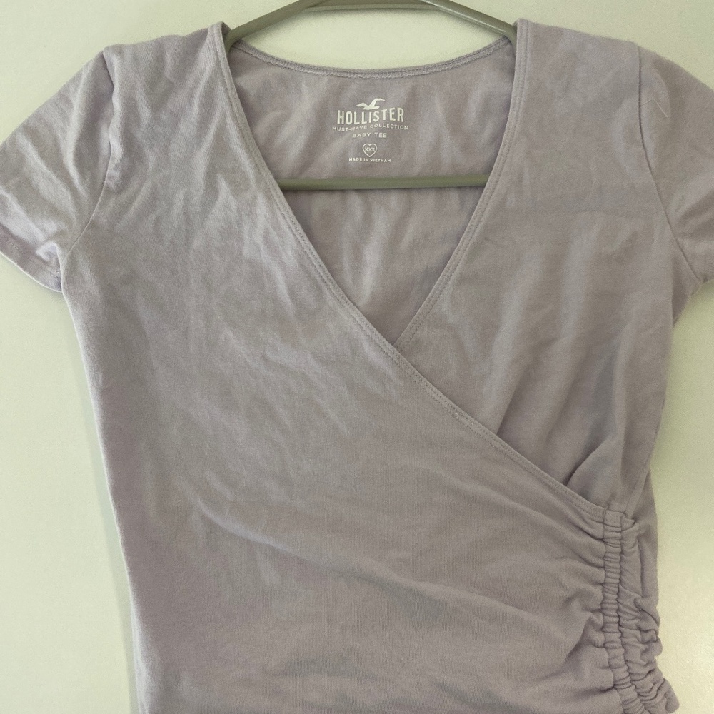 Hollister top